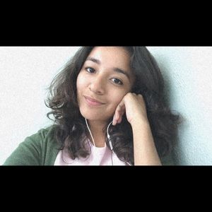 Meet your Posher, Rebeca